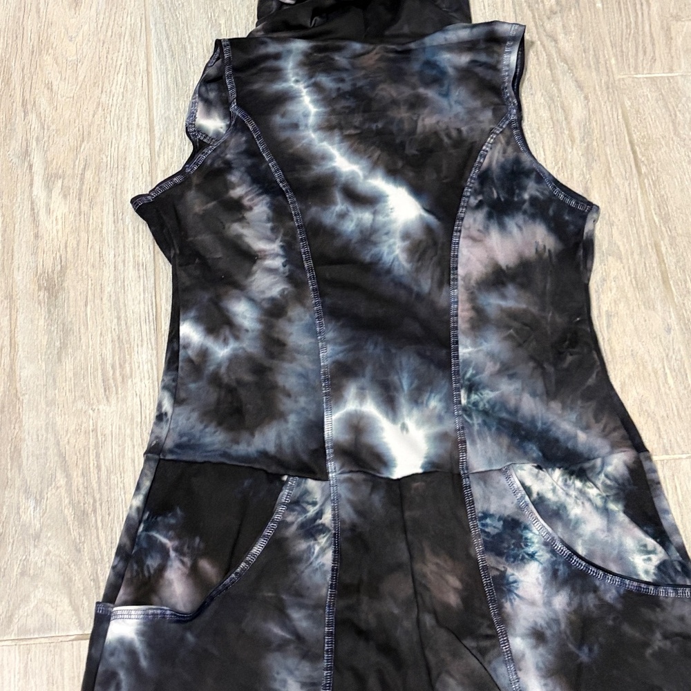 LIKE NEW! Women's Autumn Teneyl Tie Dye Sleeveless Jumpsuit - MEDIUM - Picture 5 of 11